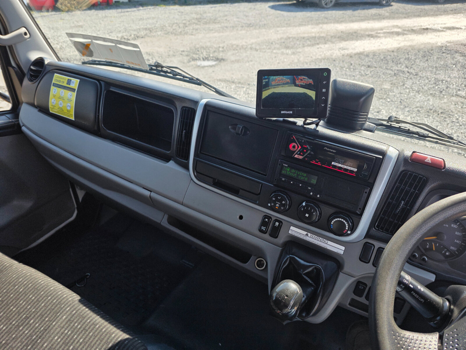 2019 FUSO Canter - image 8