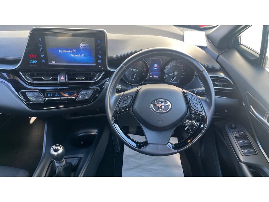 2019 Toyota C-HR - image 7