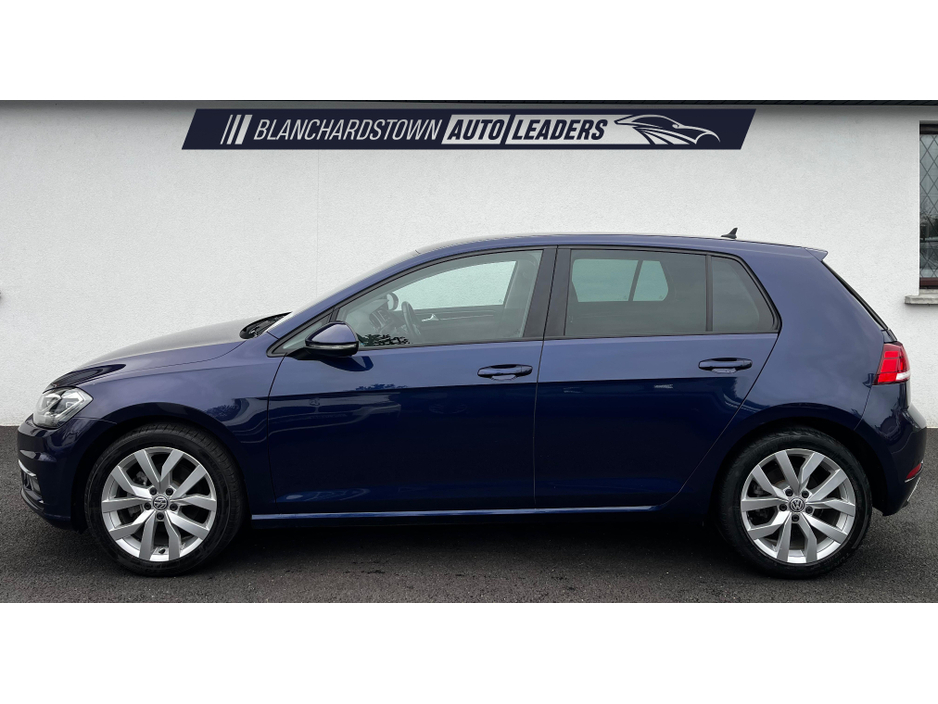 2018 Volkswagen Golf - image 2