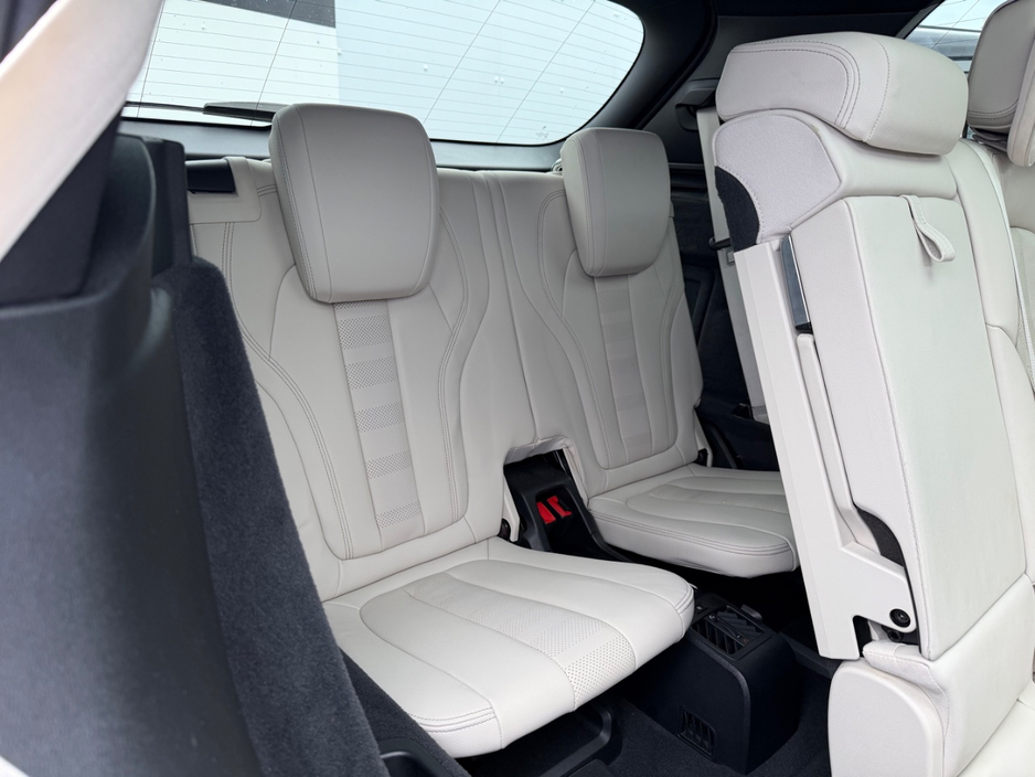 2019 BMW X5 - image 24