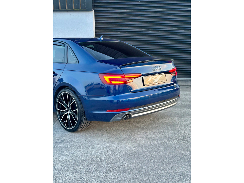 2018 Audi A4 - image 13