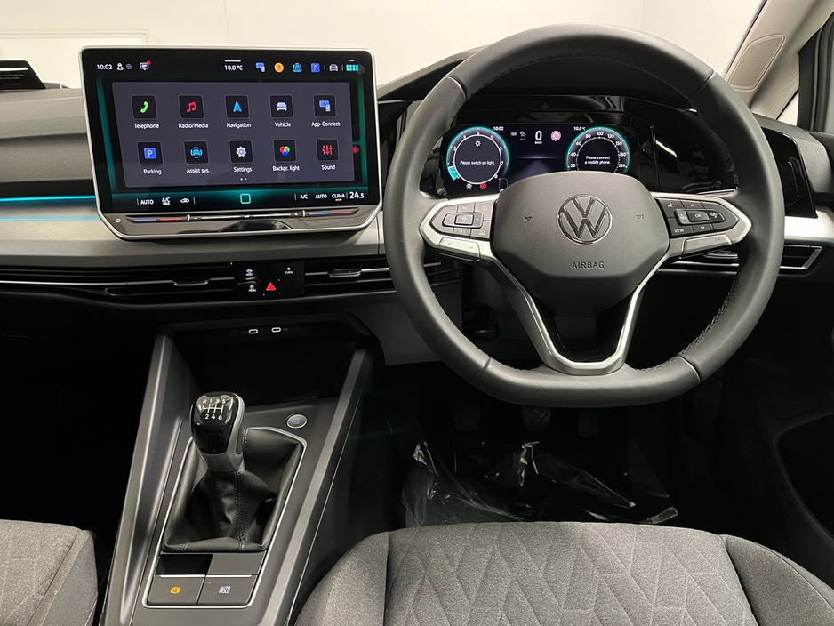 2025 Volkswagen Golf - image 14