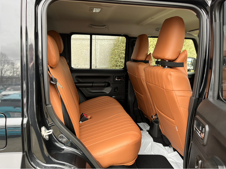 2025 Suzuki Jimny - image 9