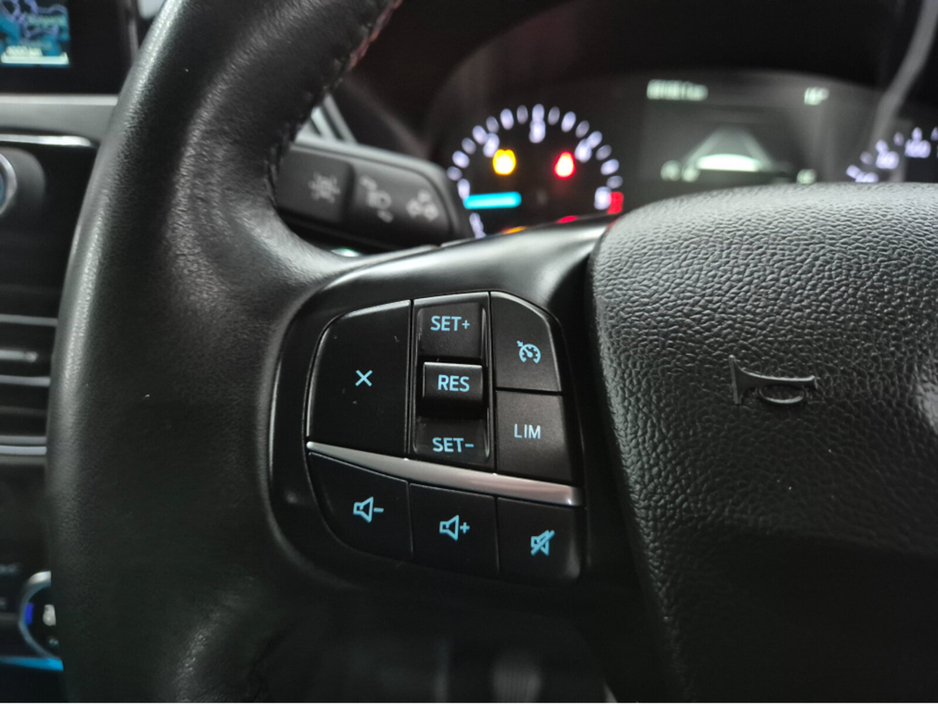 2021 Ford Kuga - image 16