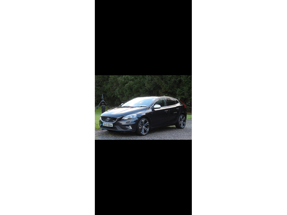 2015 Volvo V40 - image 4