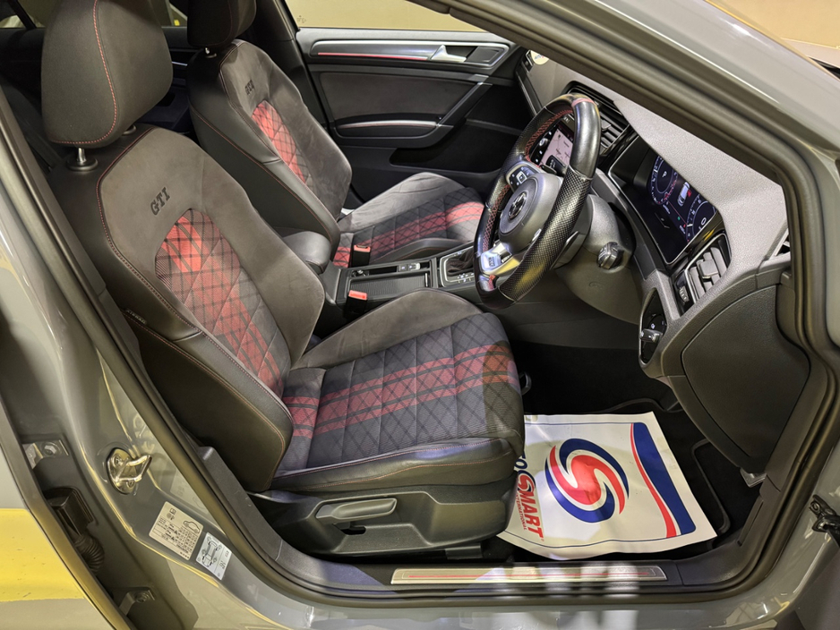 2019 Volkswagen Golf - image 9