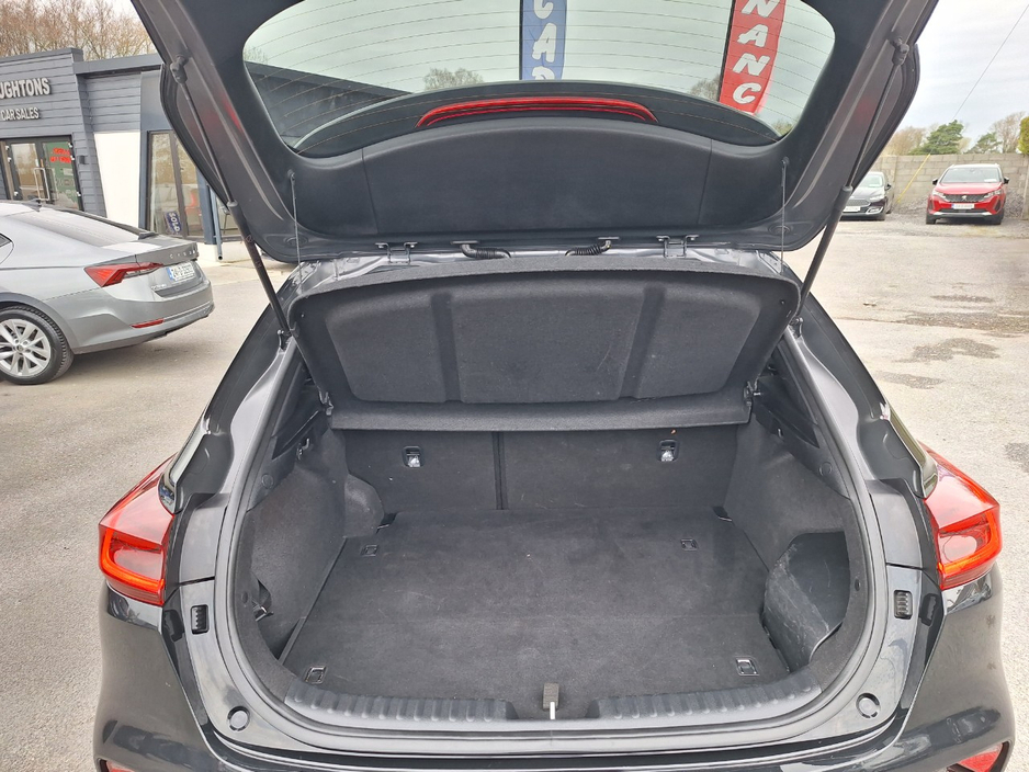 2023 Kia XCeed - image 9