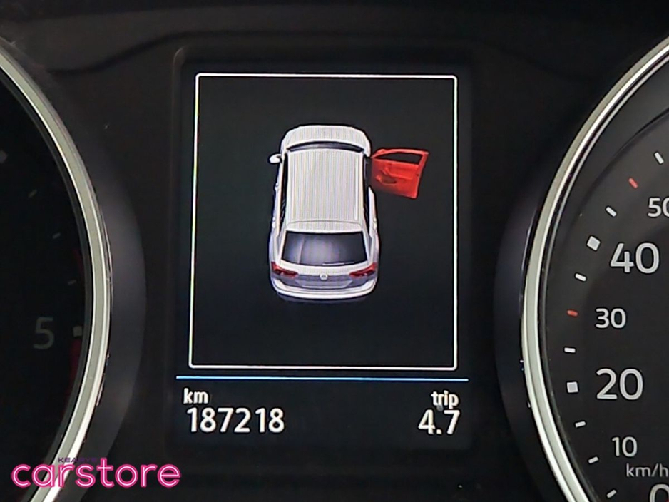 2018 Volkswagen Tiguan - image 21