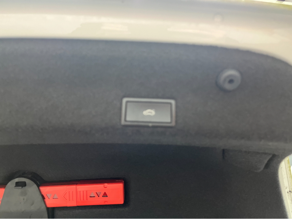 2017 Volkswagen Passat - image 7