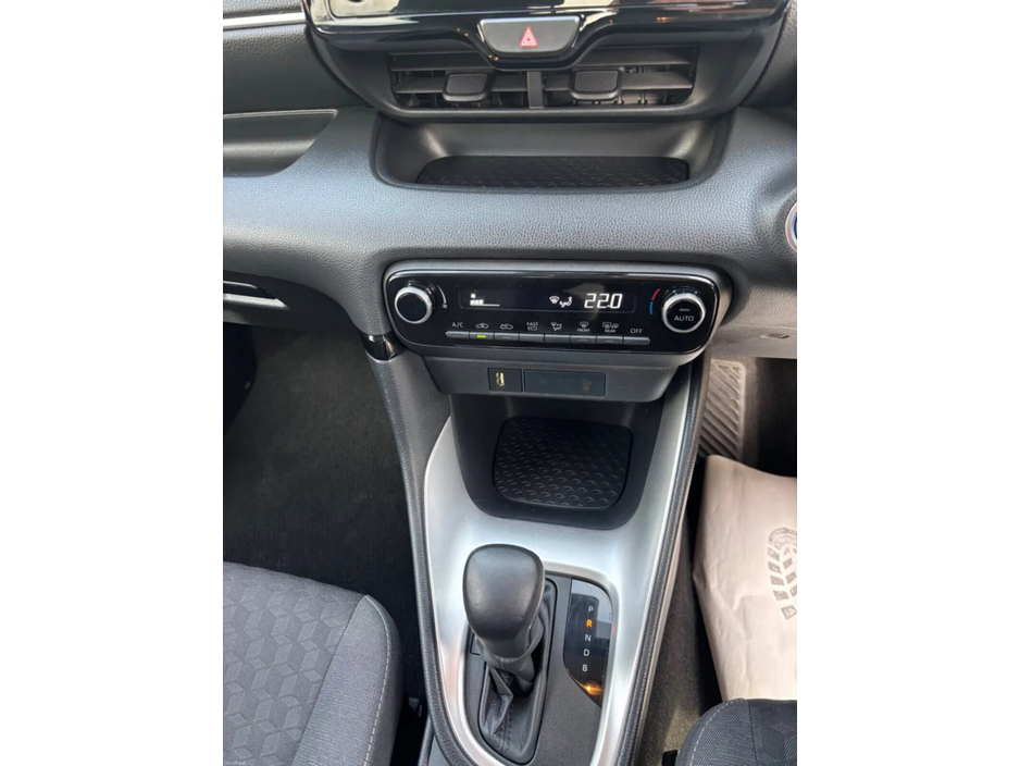 2023 Toyota Yaris 1.5 Hybrid 5Dr Luna €19,950