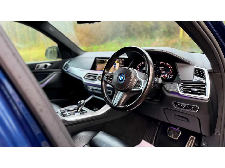 2021 BMW X5 - image 9