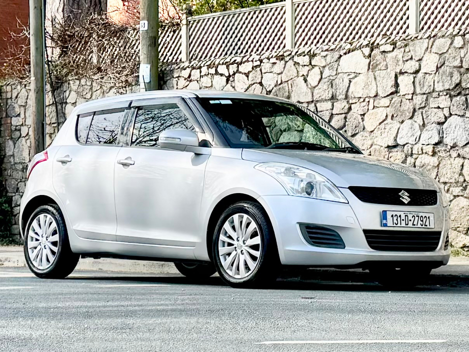 2013 Suzuki Swift - image 2