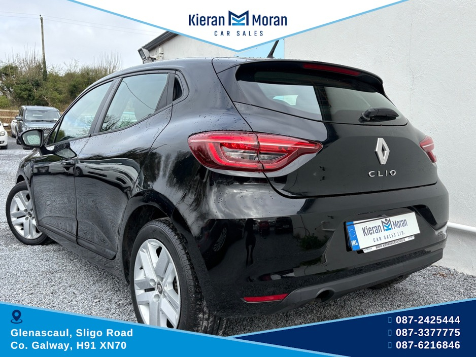 2022 Renault Clio - image 2