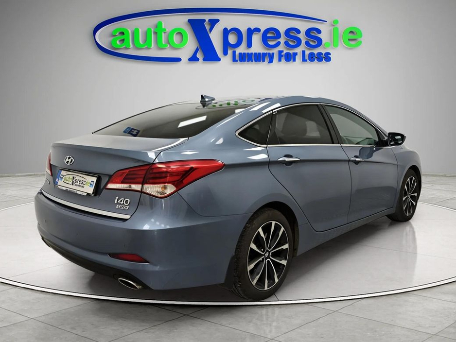 2016 Hyundai i40 Salon Executive, Reversing camera €6,495