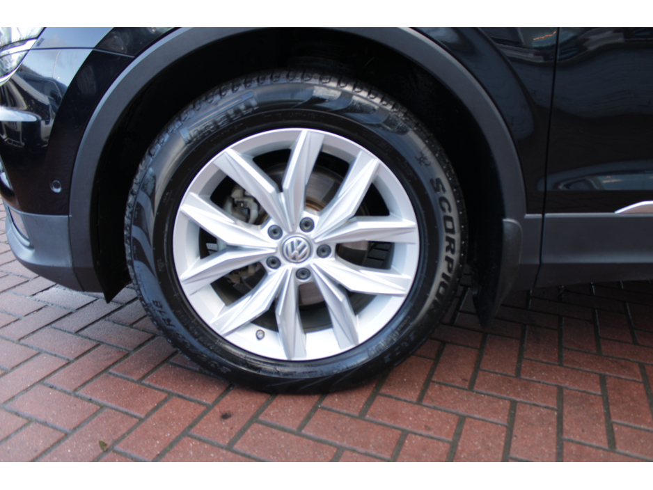 2019 Volkswagen Tiguan 2.0TDI 150BHP R-LINE EDITION 4 MOTION  AUTOMATIC // 1 OWNER CAR WITH ONLY 124,000KMS // BUY WITH CONFODENCE AA AND SIMI APPROVED DEALER 2026 // FINANCE ARRANGED // ALL TRADE INS WELCOME // €25,950