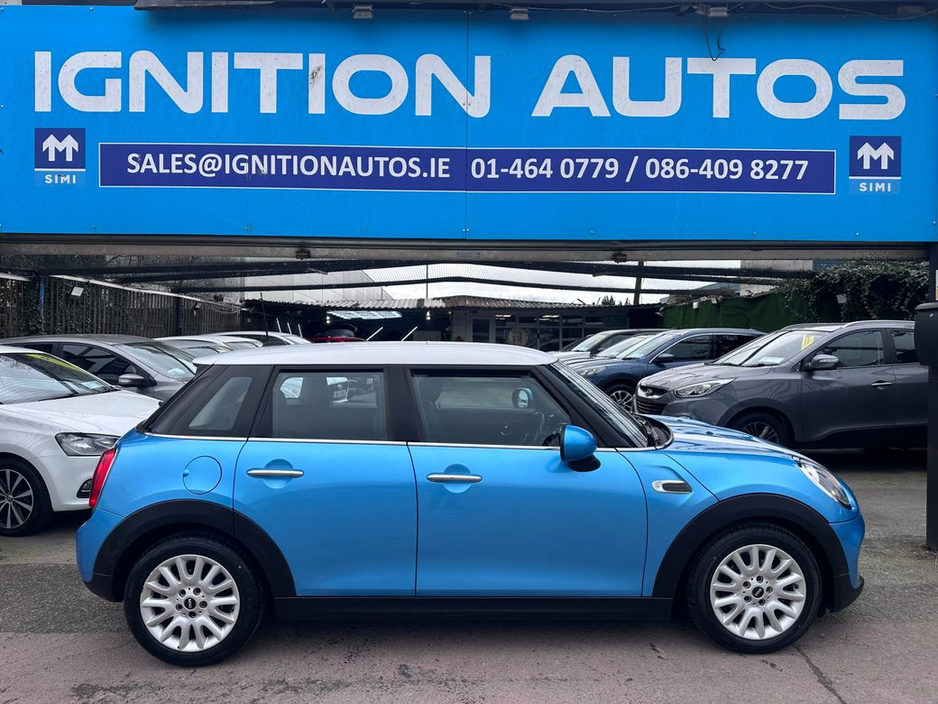 2015 MINI One - image 2