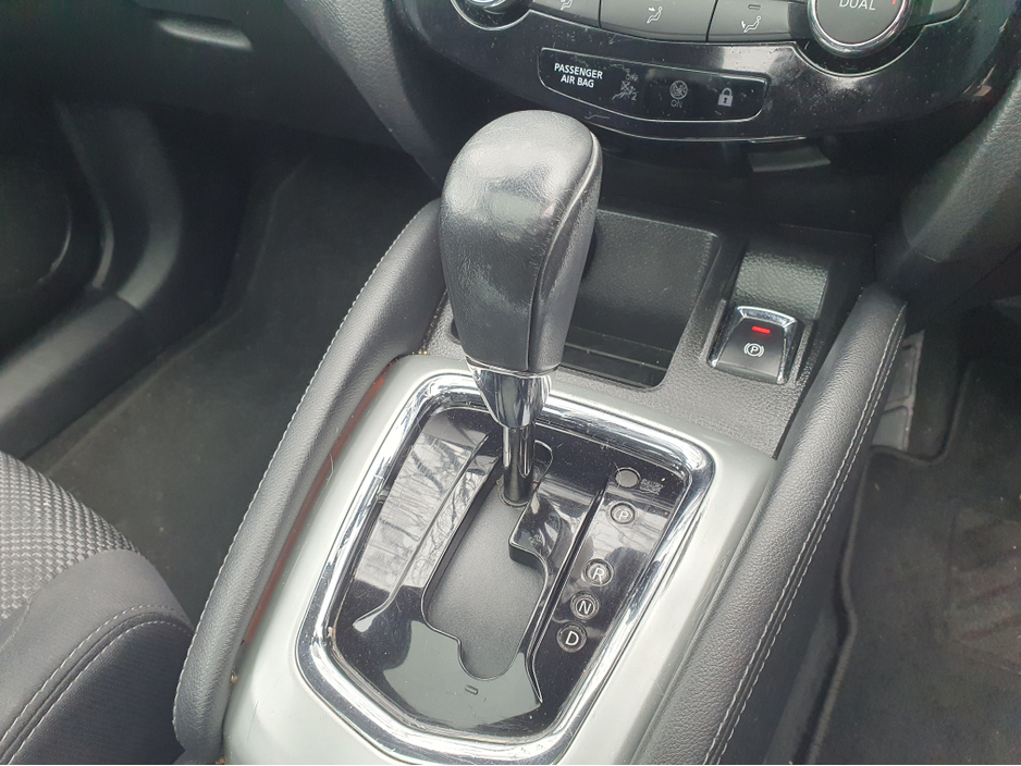 2017 Nissan Qashqai 1.6 DSL // AUTOMATIC // PAN ROOF // €10,995