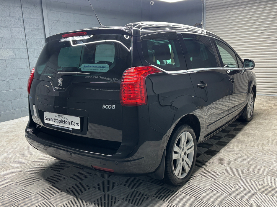 2016 Peugeot 5008 - image 10