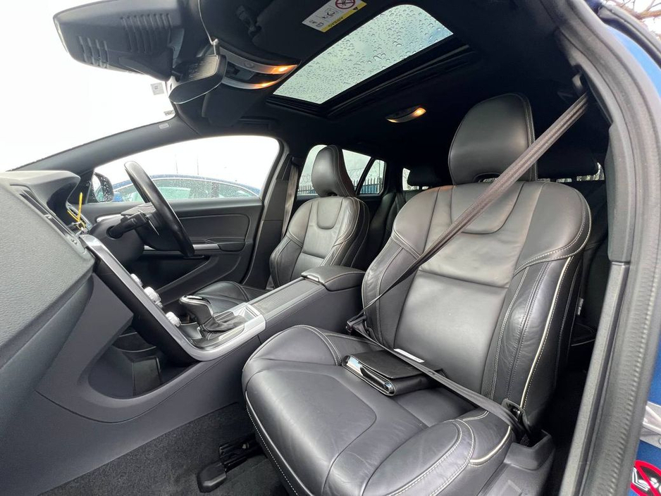 2017 Volvo V60 R-DESIGN D4 2.0 // OPENING SUNROOF // SERVICE HISTORY // DIAMOND CUT ALLOYS €19,900