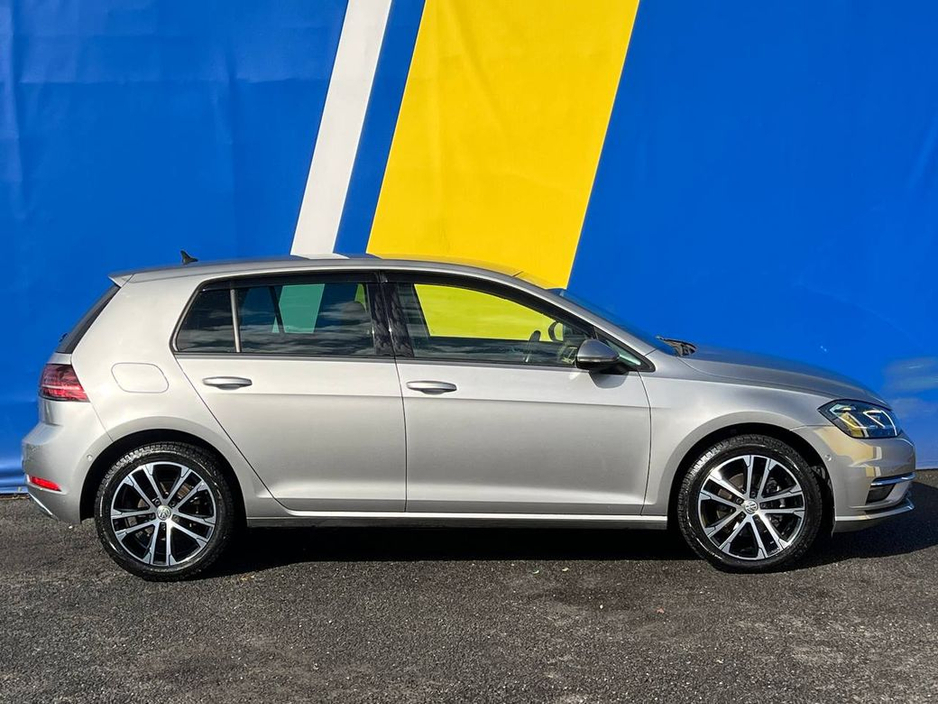 2020 Volkswagen Golf - image 2