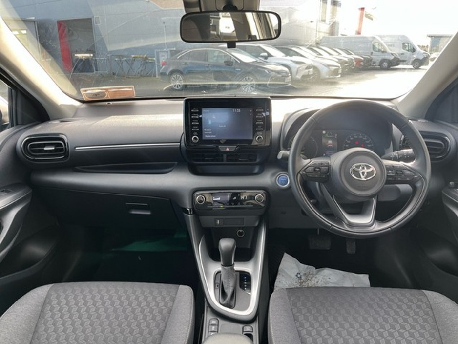 2023 Toyota Yaris 1.5 HYBRID LUNA 4DR AUTO €23,950