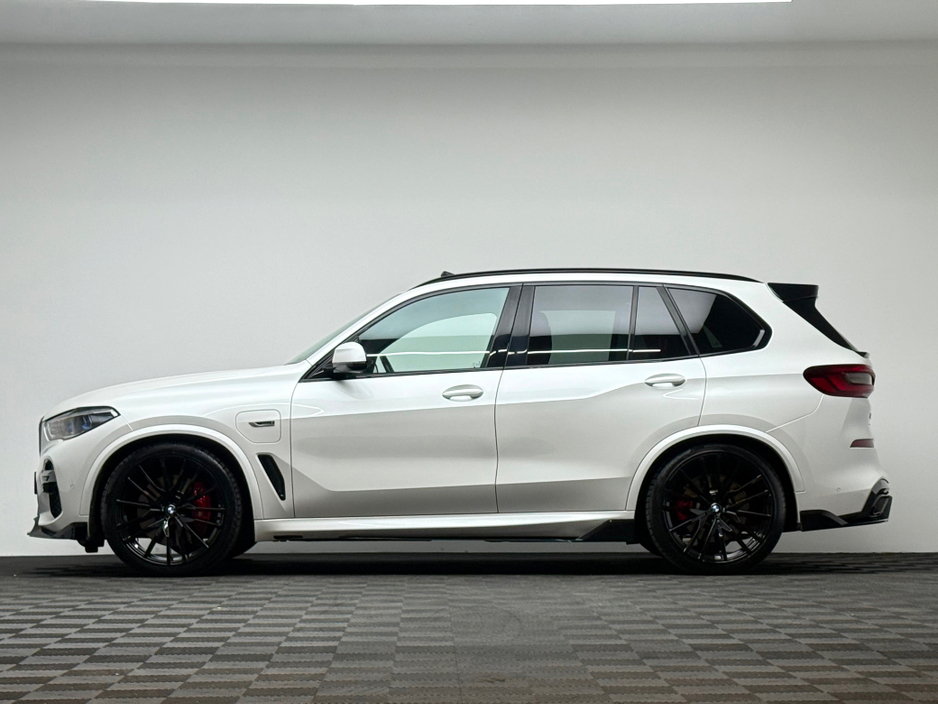 2022 BMW X5 - image 4