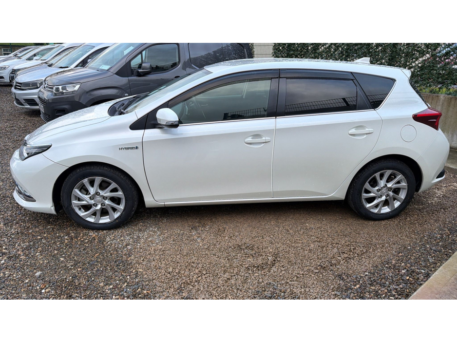 2017 Toyota Auris 1.8 HYBRID ICON €16,950
