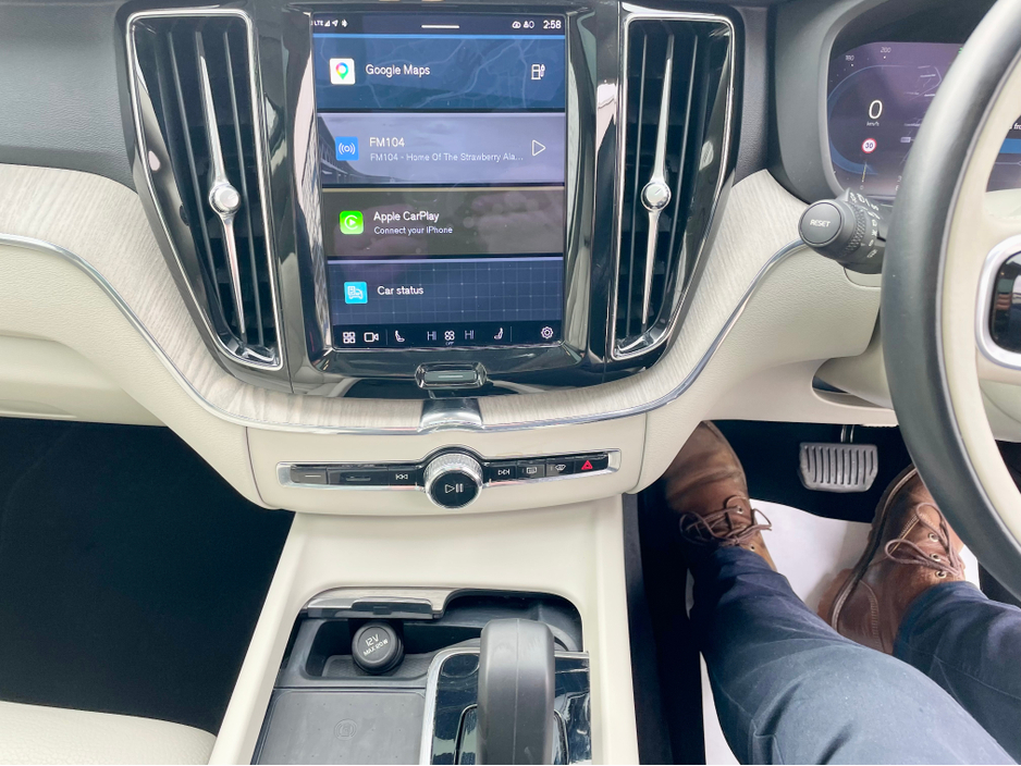 2023 Volvo XC60 - image 12