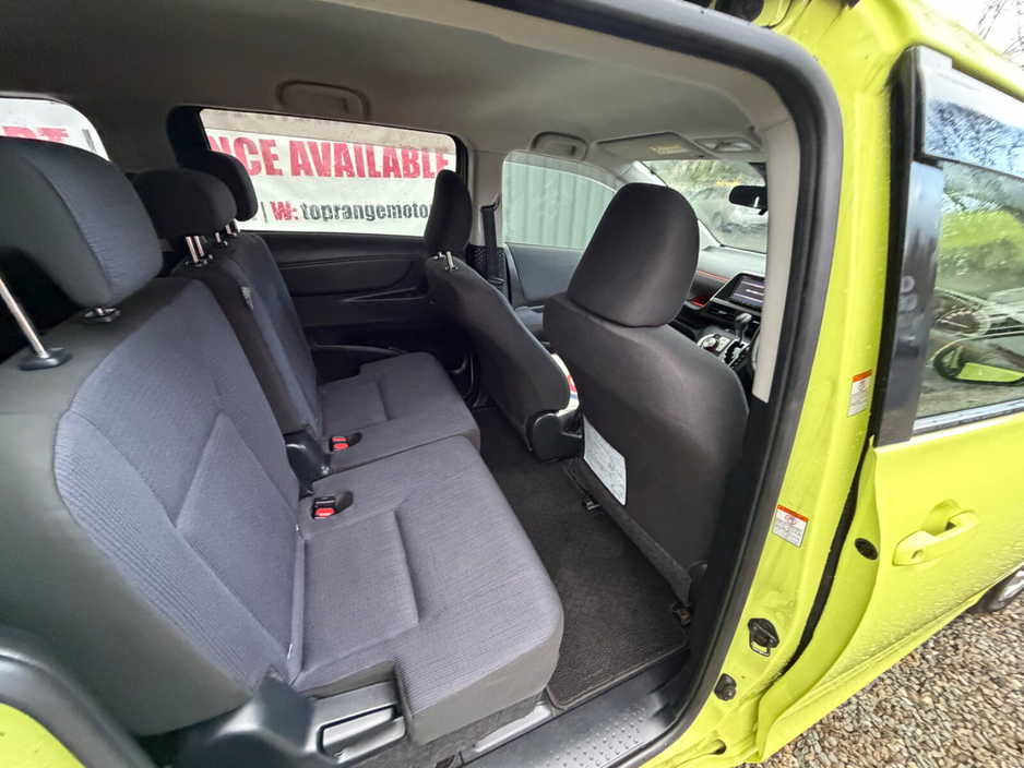 2016 Toyota Sienta  €11,900