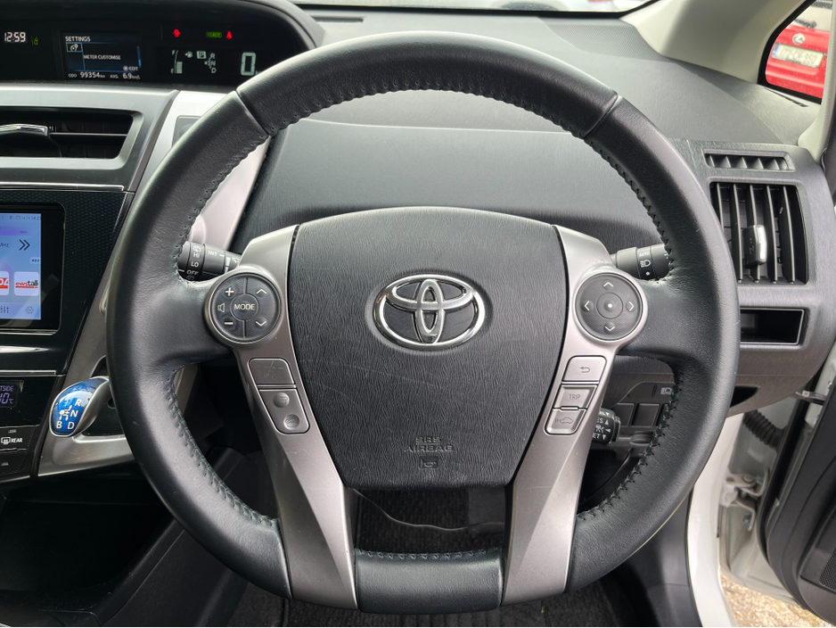 2018 Toyota Prius+ - image 22