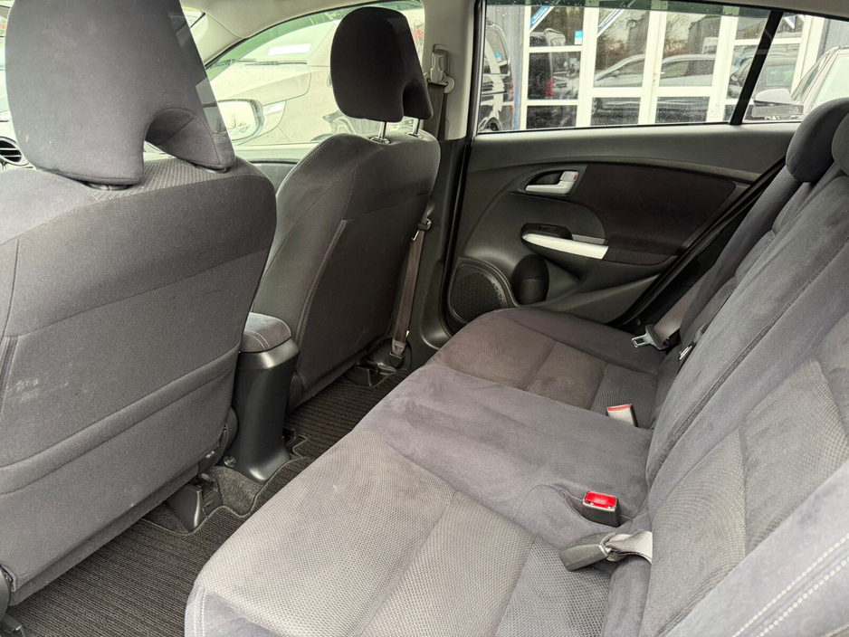 2013 Honda Insight - image 16