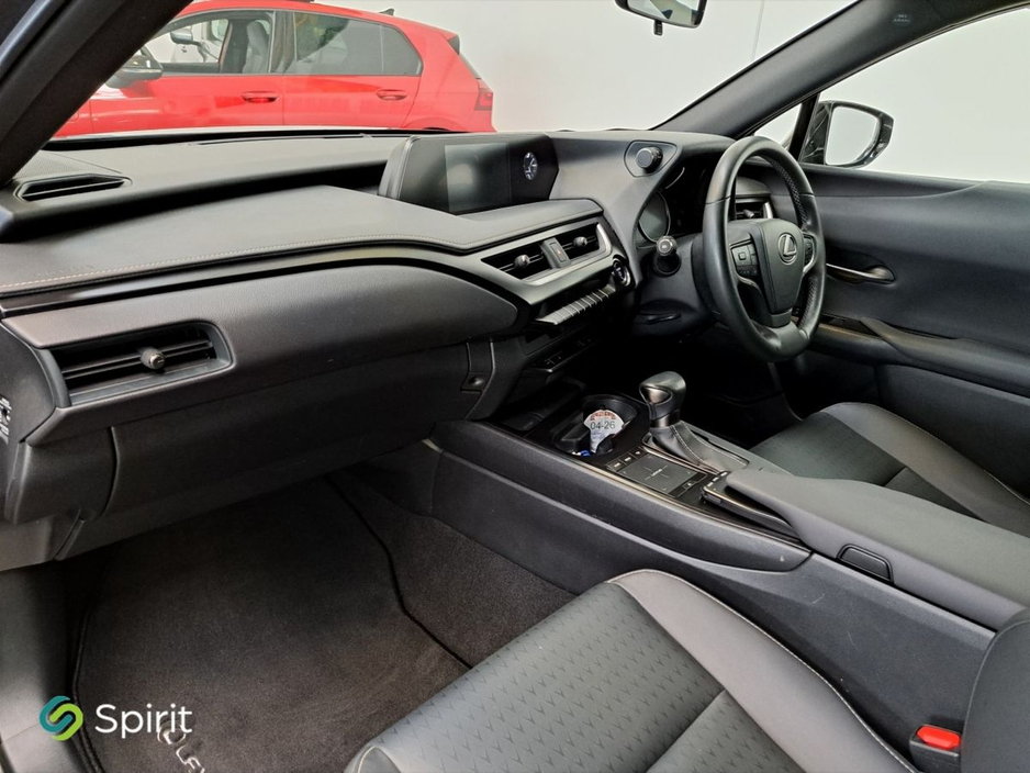 2022 Lexus UX 300 e - image 4