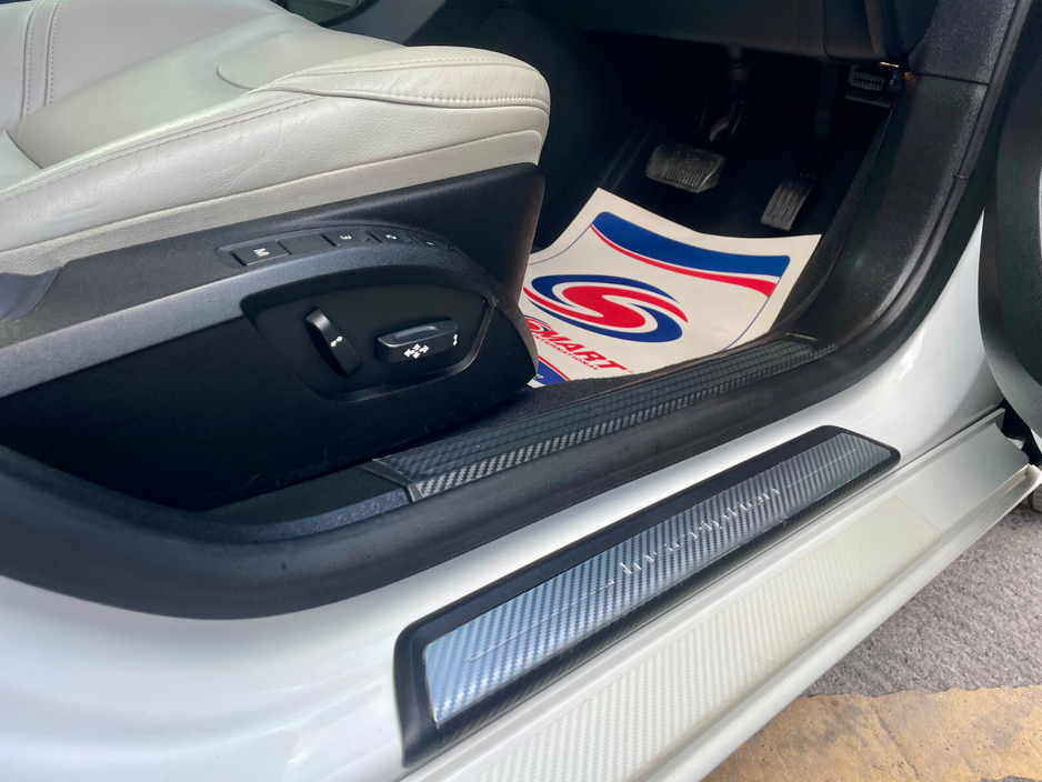 2018 Volvo V40 - image 16