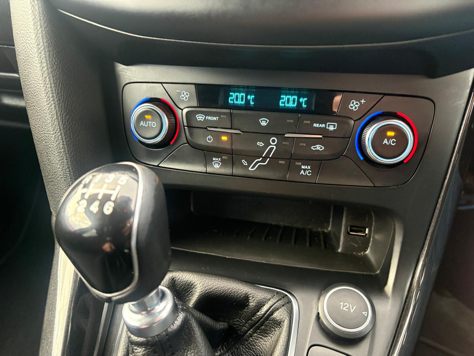 2018 Ford Focus - image 11