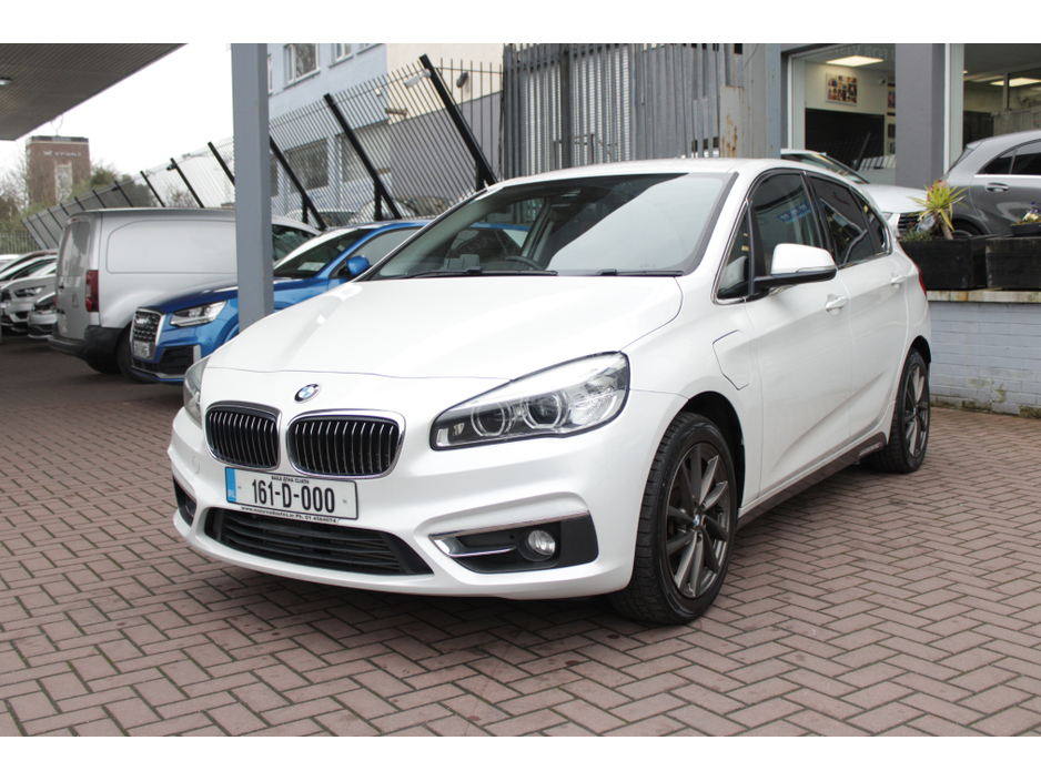 2016 BMW 2 Series Active Tourer - image 8