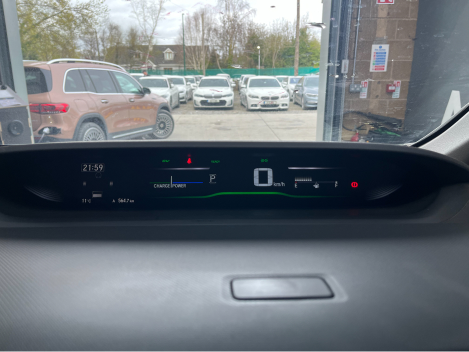 2020 Honda Stepwagon - image 20