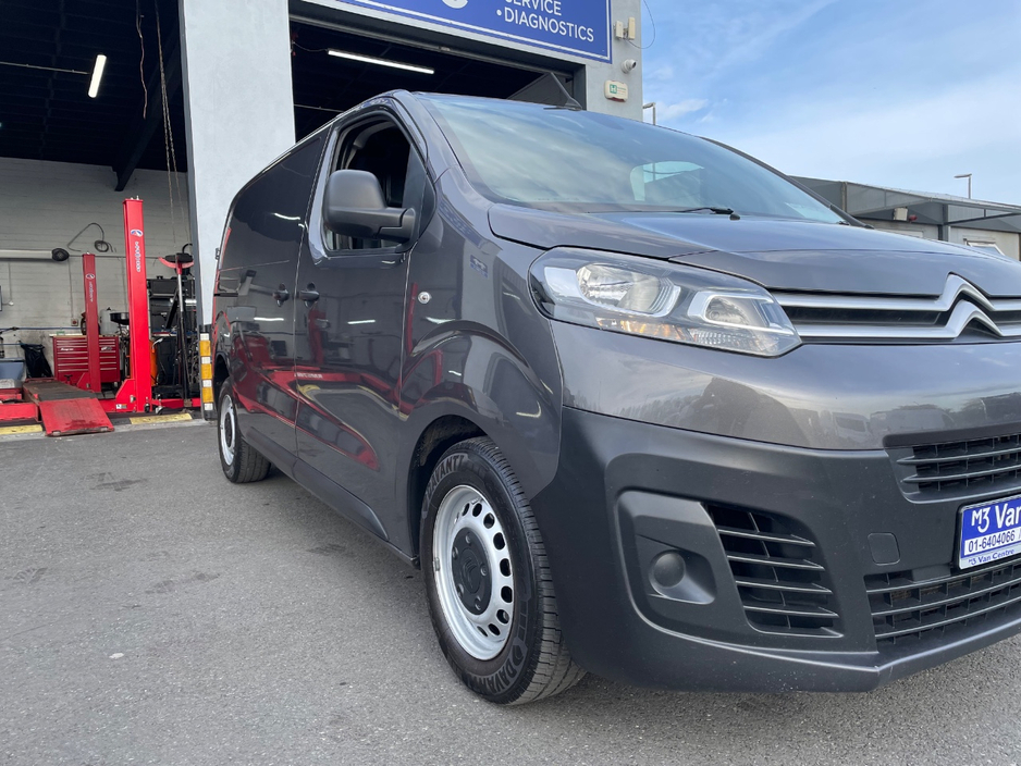 2019 Citroen Dispatch - image 8