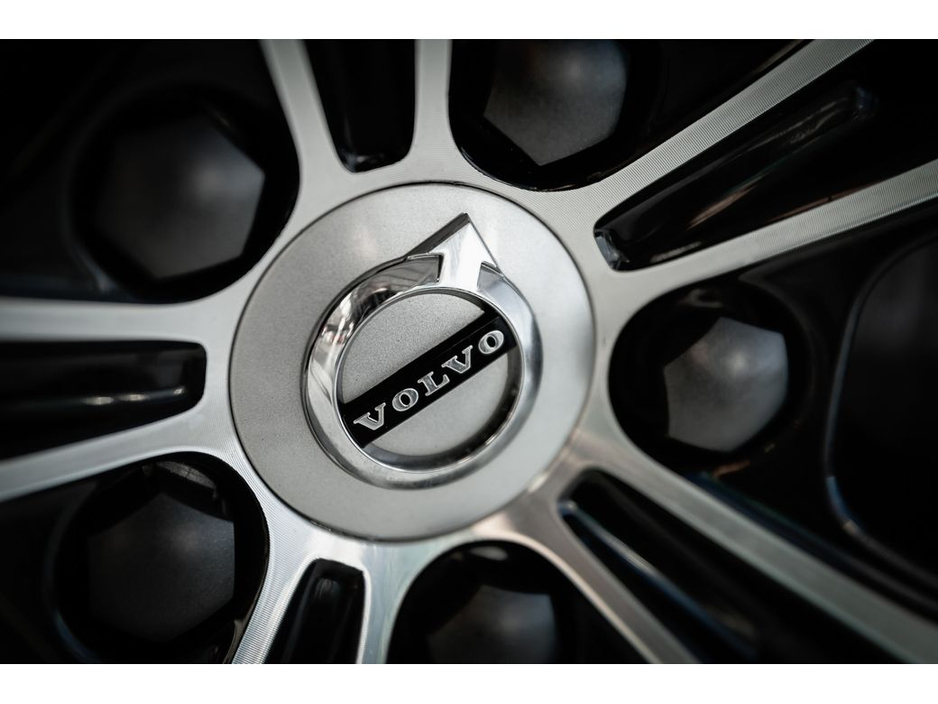 2022 Volvo XC60 T6 CORE BRIGHT SUNROOF 350BHP AWD €42,899