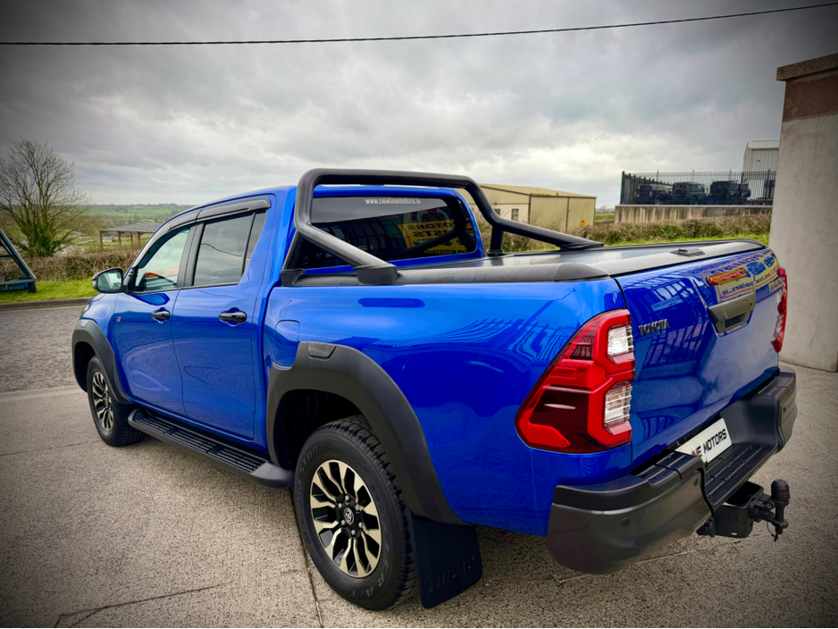 2023 Toyota Hilux - image 9