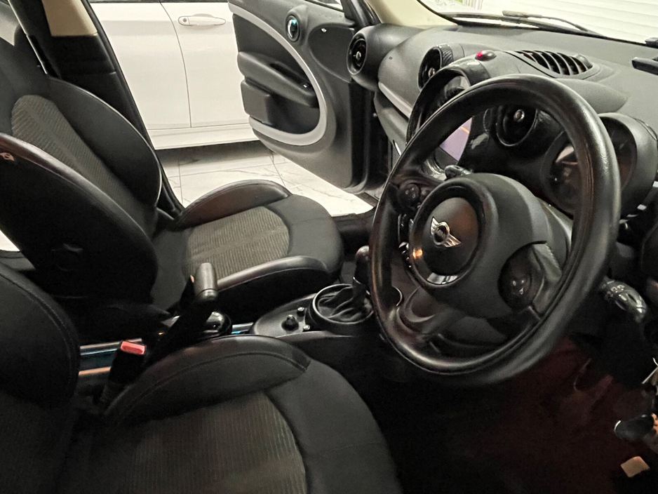 2016 MINI Hatch Cooper SD Auto €14,995