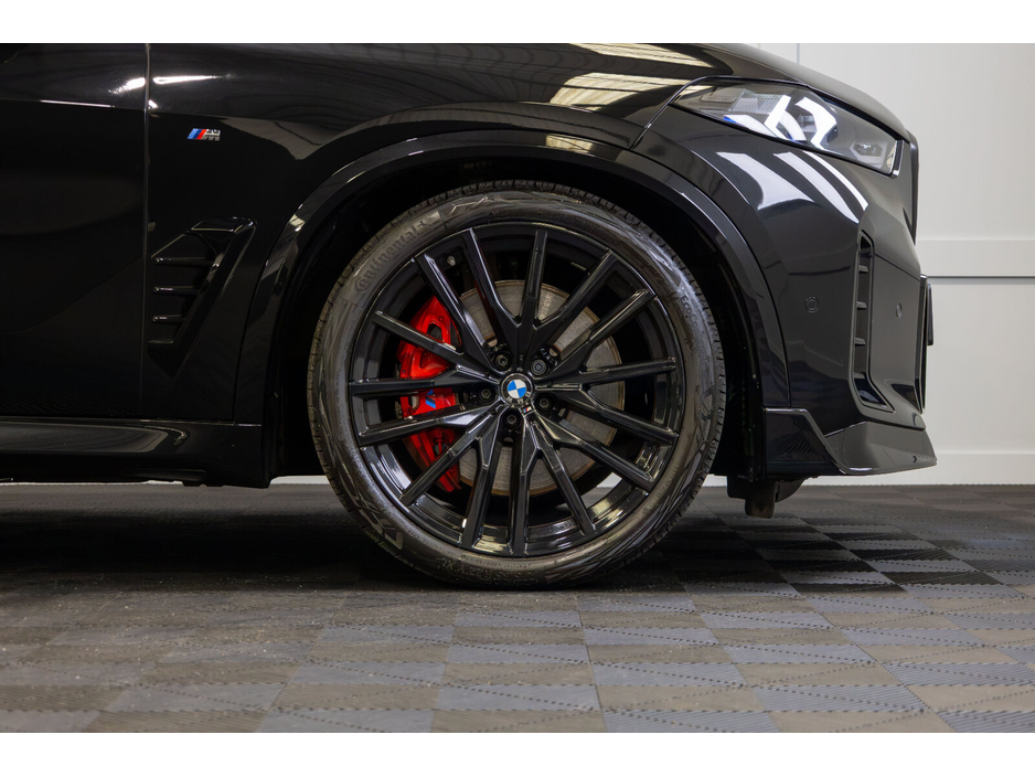 2025 BMW X5 - image 7