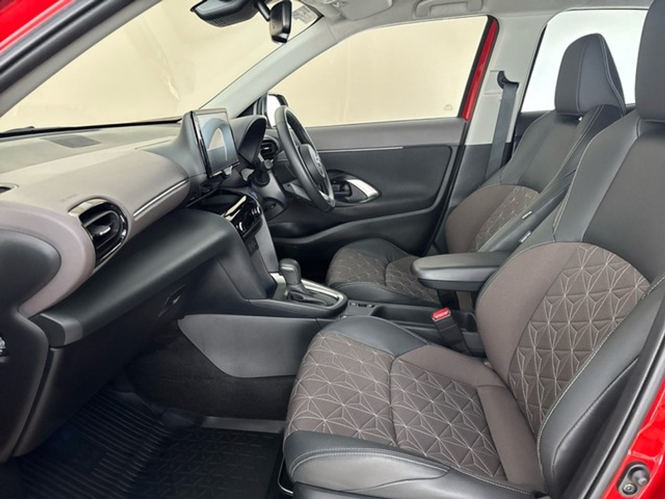 2024 Toyota Yaris Cross SOL Hybrid Top of the range €31,950