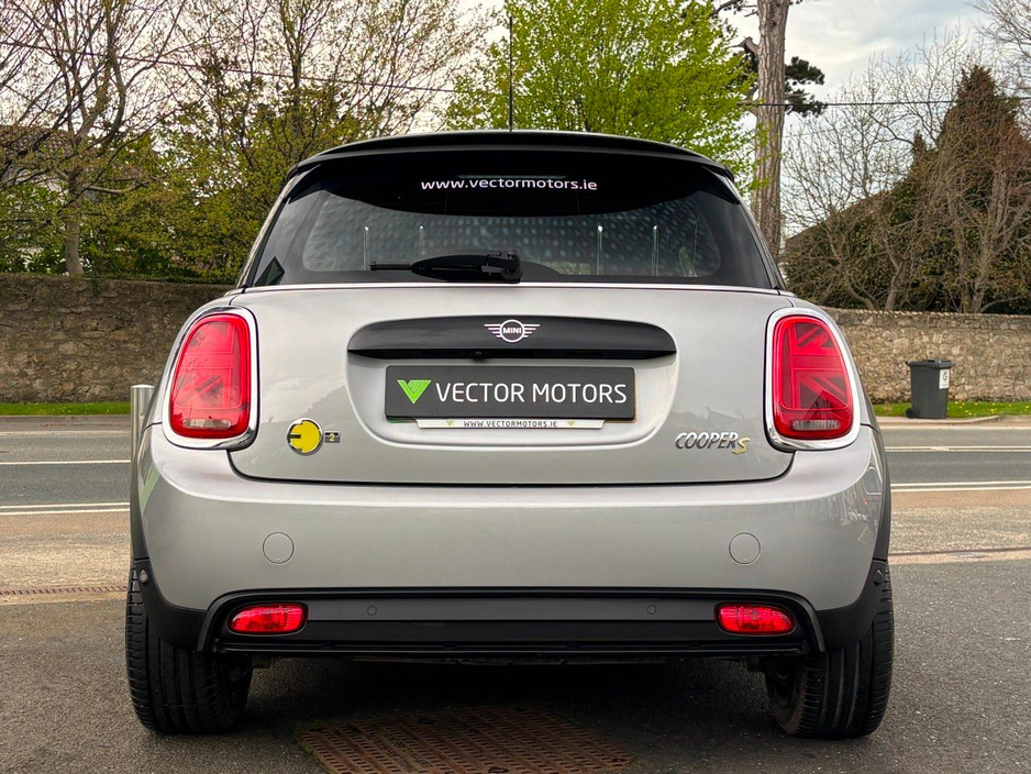 2023 MINI Hatch - image 7