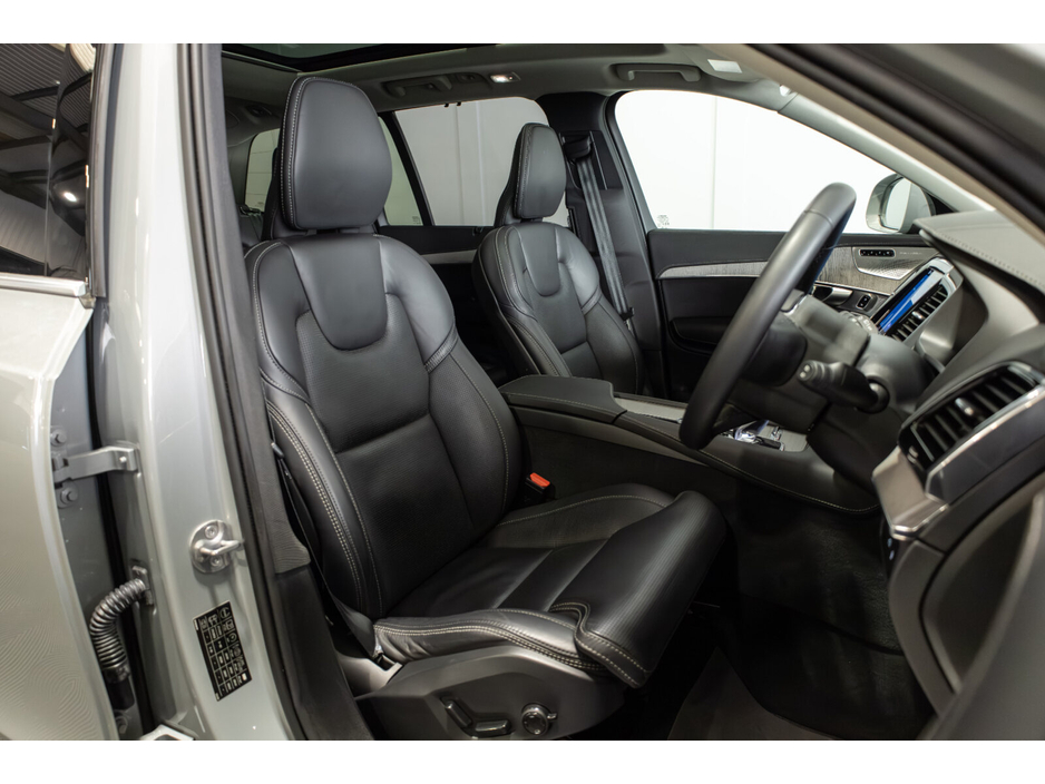 2024 Volvo XC90 - image 10
