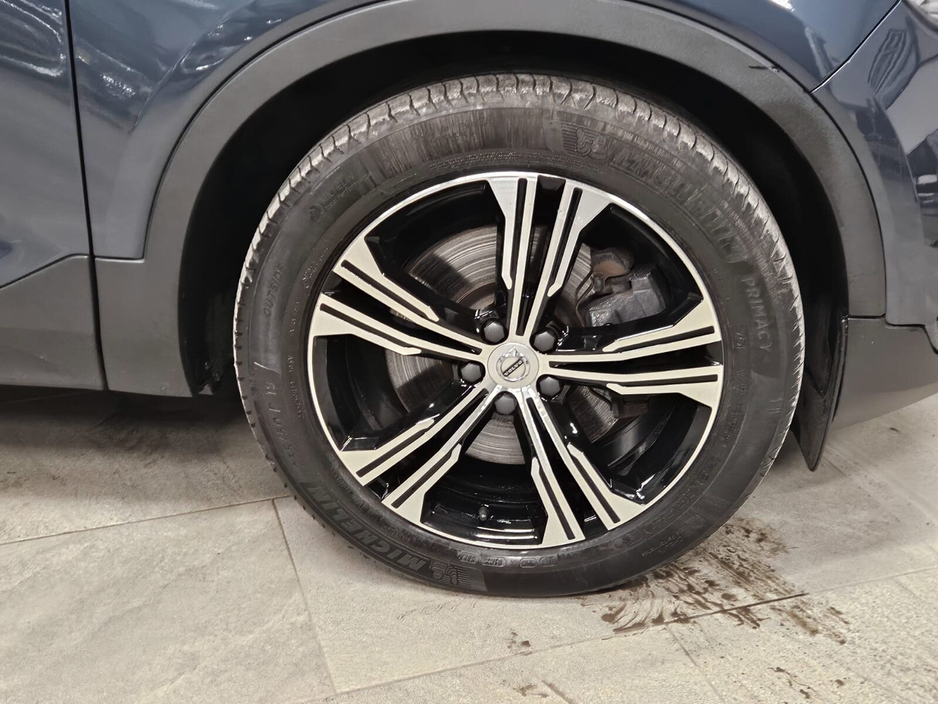 2021 Volvo XC40  €26,950