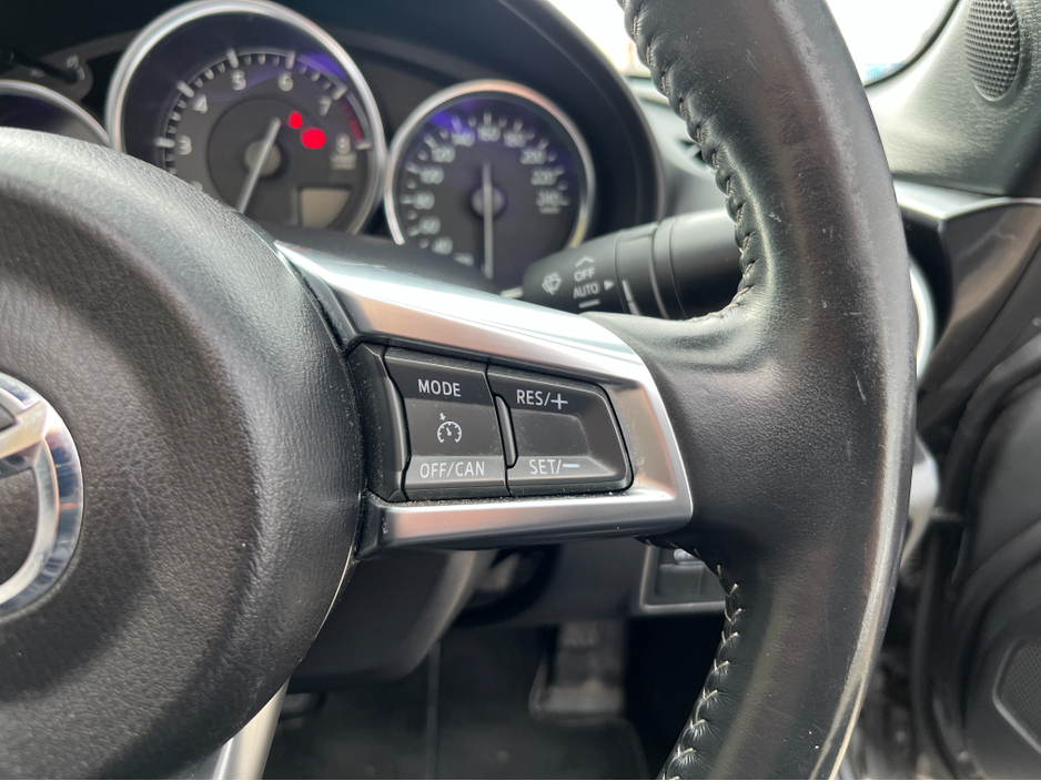 2022 Mazda MX-5 - image 25