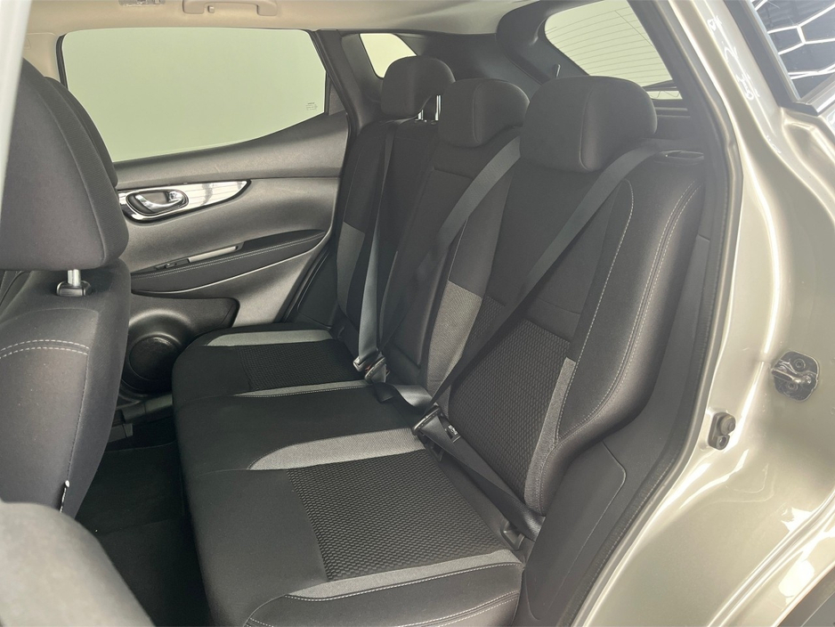 2020 Nissan Qashqai 1.3**SEMI DIGITAL DASH**PANORAMIC ROOF**TOUCH SCREEN MEDIA**DUAL CLIMATE CONTROL**REVERSE CAMERA**MULTIFUNCTIONAL STEERING WHEEL**BLACK CLOTH INTERIOR**ELECTRIC HANDBRAKE**FINANCE AVAILABLE** €20,995