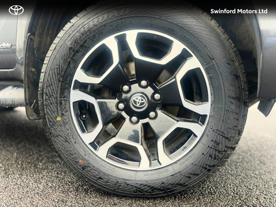 2021 Toyota Hilux - image 7