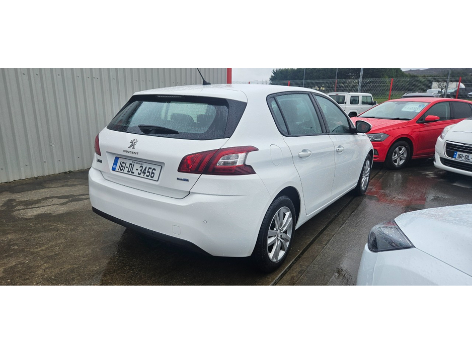 2016 Peugeot 308 - image 10