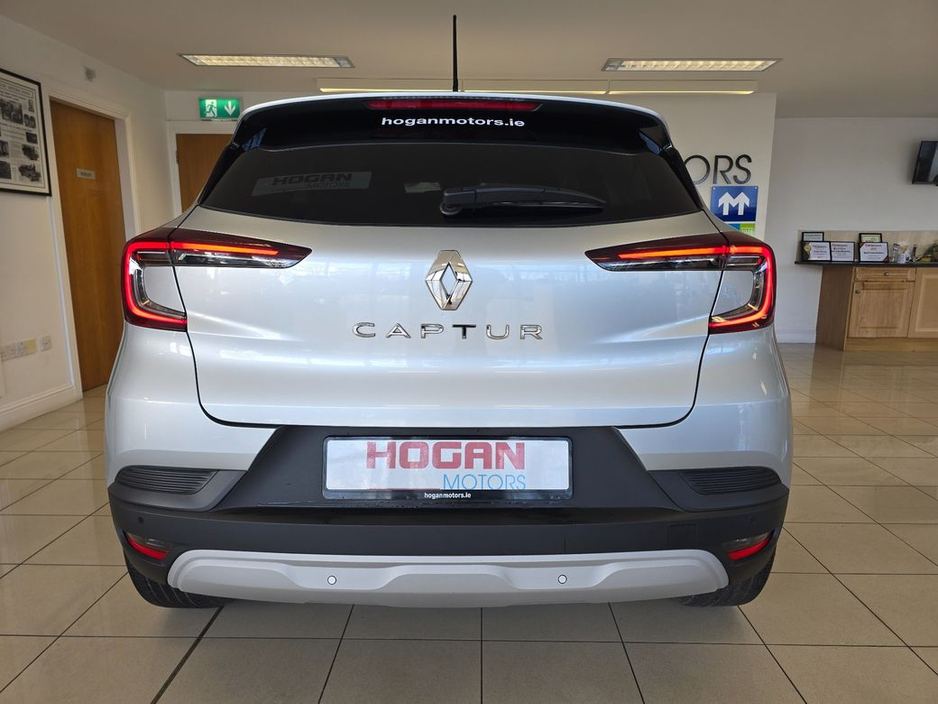 2024 Renault Captur - image 5